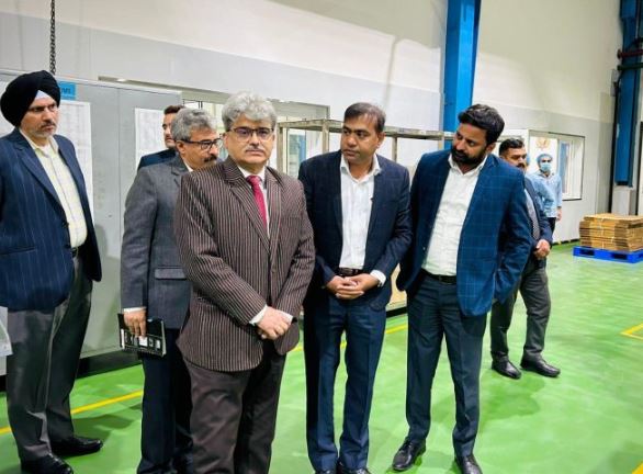 'सीएस अटल डुल्लू ने कठुआ औद्योगिक संपदा का दौरा किया, बुनियादी ढांचे में सुधार का वादा किया | '